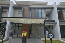 Brand New Disewakan Rumah Pik 2 Uk 150M2. Siap Huni