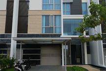 Experience The Charm Of Pantai Indah Kapuk With This Elegant Home