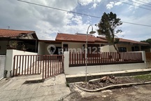 DISEWAKAN -RUMAH SIAP HUNI DI LINGKUNGAN ASRI & STRATEGIS