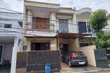 For Sale Rumah 2 Lantai  Semi Furnish Dalam Komplek Condet Jaktim