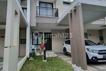 Sewa Rumah 2 Lantai, 3 Kamar Siap Huni di Podomoro Golf View