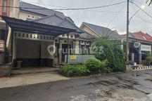 Rumah 2 Lantai di Puri Taman Sari