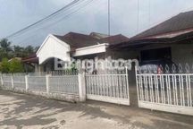Rumah Siap Huni Tengah Kota Tanah Luas Area Lemabang Dekat Pusri