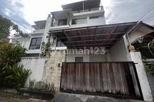 Rumah 3 Kamar di Canggu dengan View Sawah dan Rooftop 360