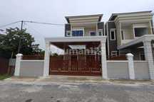 Rumah 2 Lantai Tengah Kota Dijual Dekat Jl. Soekarno Hatta Pekanbaru