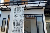 Rumah Scandinavian 2 Lt Dekat Kampus dan Stasiun Uidi Beji Depok