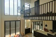 Meruya Utara - Swimming Pool - Siap Huni!!!