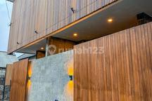 Brand New Contemporary Villas – 2 Units in 1, Prime Padonan Canggu Freehold IT