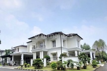 Exclusive Rumah Mewah Cantik Siap Huni & Hook di Menteng Bintaro