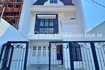 Rumah Baru Renovasi 3 Lantai di Tebet Jakarta Selatan