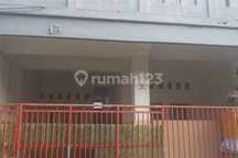Dikontrakkan Rumah Siap Huni.3 Lantai 1 Gate System