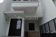 Rumah mewah modern 2Lt cluster grand depok city di Sukmajaya,dpok