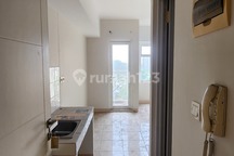Jual Murah Apartemen The Springlake Tipe Studio Unfurnished di Menara Azolla Lantai Rendah Dekat Summarecon Mal Bekasi dan Binus Universitas