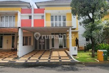 Jual Best Deal Rumah 2 Lantai Ukuran Besar Kondisi Bagus Siap Huni Dekat Clubhouse Bluebell Residence dan Dekat Summarecon Mal Bekasi