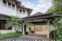 Tanah Luas Bonus Rumah di Bukit Golf Pondok Indah Jakarta Selatan