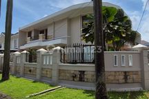 Rumah 2 Lantai Puri Indah, Posisi Hoek, Type Master 4 Kamar