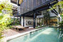 Brand New Villa 3 Lantai Konsep Mezanine Yang Mewah Di Canggu