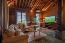 Brand New Javanese Joglo Villa Dengan Ricefield View Dekat Ke Ubud