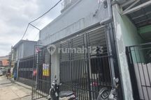 Rumah 2 Lantai 10 Menit ke Alia Hospital Depok Hadap Selatan J39942