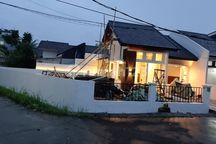 Rumah 1 Lantai Luas Dekat Living World Kota Wisata Hadap Selatan J39928