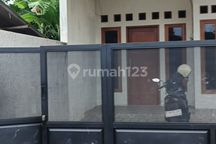 Rumah Lt 103 Akses Dekat Gerbang Tol Limo 2 SHM Hadap Selatan J40175