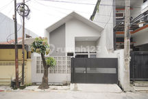 Rumah SHM 14 Menit ke Summarecon Mall Bekasi Hadap Utara J-39394