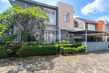 Rumah Luas 11 Menit ke Terminal Kampung Rambutan Hadap Selatan J40459