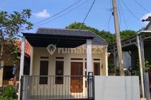 Rumah Dekat Living World Grand Wisata Bekasi Dibantu KPR J-39637