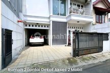 Rumah Bagus dan Siap Huni Jalan 1 Mobil Dekat dengan Jalan Utama