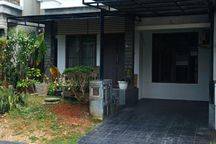 Rumah Disewakan di Emerald Garden Bintaro