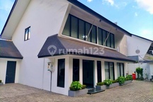 For Rent Dijual Rumah di Area Pakubuwono