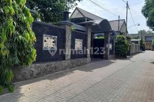 Rumah Besar halaman luas di Jalan Kaliurang km8 Ngaglik Sleman