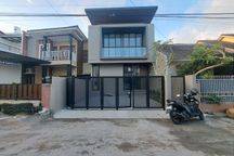 Rumah Mewah Full Furnished Dekat Waterboom Maguwo Sleman