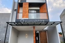  Rumah Baru 2 Lantai di Bintaro, Jakarta Selatan 