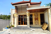 Rumah Cantik Desain Bali Menawan di Mertoyudan