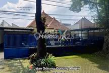 Rumah Vintage di Poros Jalan Utama Daerah Gunung-Gunung, Klojen, Malang