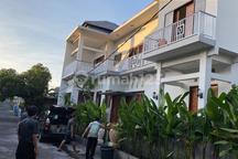 Rumah Nyaman Siap Huni Dikori Nuansa Jimbaran. Dijual. SHM dan 3 Lantai