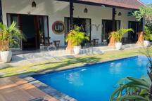 Cozy and Furnished Guest House in Canggu, Available 5 Rooms, Close to Main Road Canggu and Batu Bolong Beach