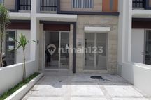 Rumah Baru 2 Lantai Belum Pernah Ditempati Di Greend Lan Resident Menganti Gresik 