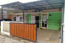 Rumah Strategis 15 Menit ke Living World Grand Wisata Bebas Banjir J39099