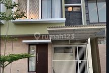 Disewakan Rumah Full Furnished Di Waterfront City Makassar (kk)