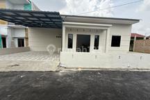Rumah Cantik dan Luas Dekat Manhattan Medan Sunggal