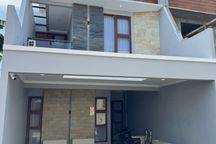 DI JUAL RUMAH FULL FURNISHED 2 LANTAI DEKAT MALIOBORO YOGYAKARTA SHM / PBG