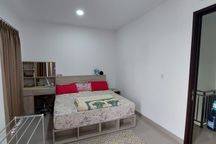 Disewakan Rumah Pik 2 Tahap 1 Lebar 6 Dengan Kamar Tidur 3+1 Full Furnished Harga Sewa Untuk 2 Tahun