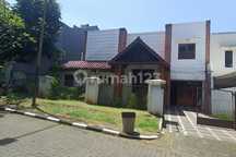 Termurah di Vcm, Rumah Mewah Asri Hadap Taman