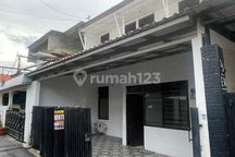 Disewakan Rumah Nyaman di Kembangan Dekat Pintu Tol Meruya