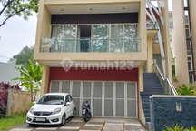 Rumah Modern Siap Huni View Gunung Dekat dengan Pintu Tol di Cluster River View Sentul City Bogor