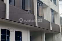 Rumah Dijual 3,5 Lantai Siap Huni Jl Kran Kemayoran Jakarta Pusat 