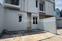 Rumah di Jual 2 Lantai Diap Huni Percetakan Negara Jakarta Pusat