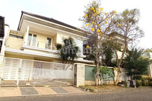 R26dan Rumah 2 Lantai di Daerah Arjosari Malang, Row Jalan Lebar